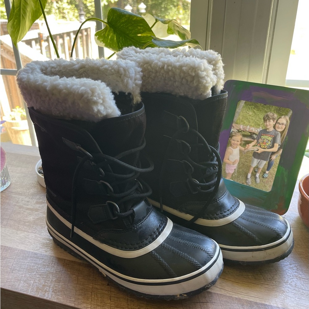 Sorel caribou boots size 7 - euc worn twice